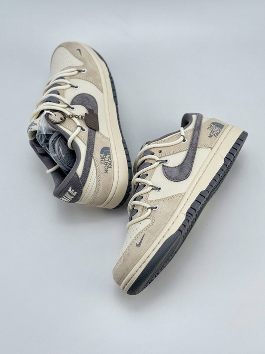 Nike Dunk  x  The North Face - SB Dunks - Women Size