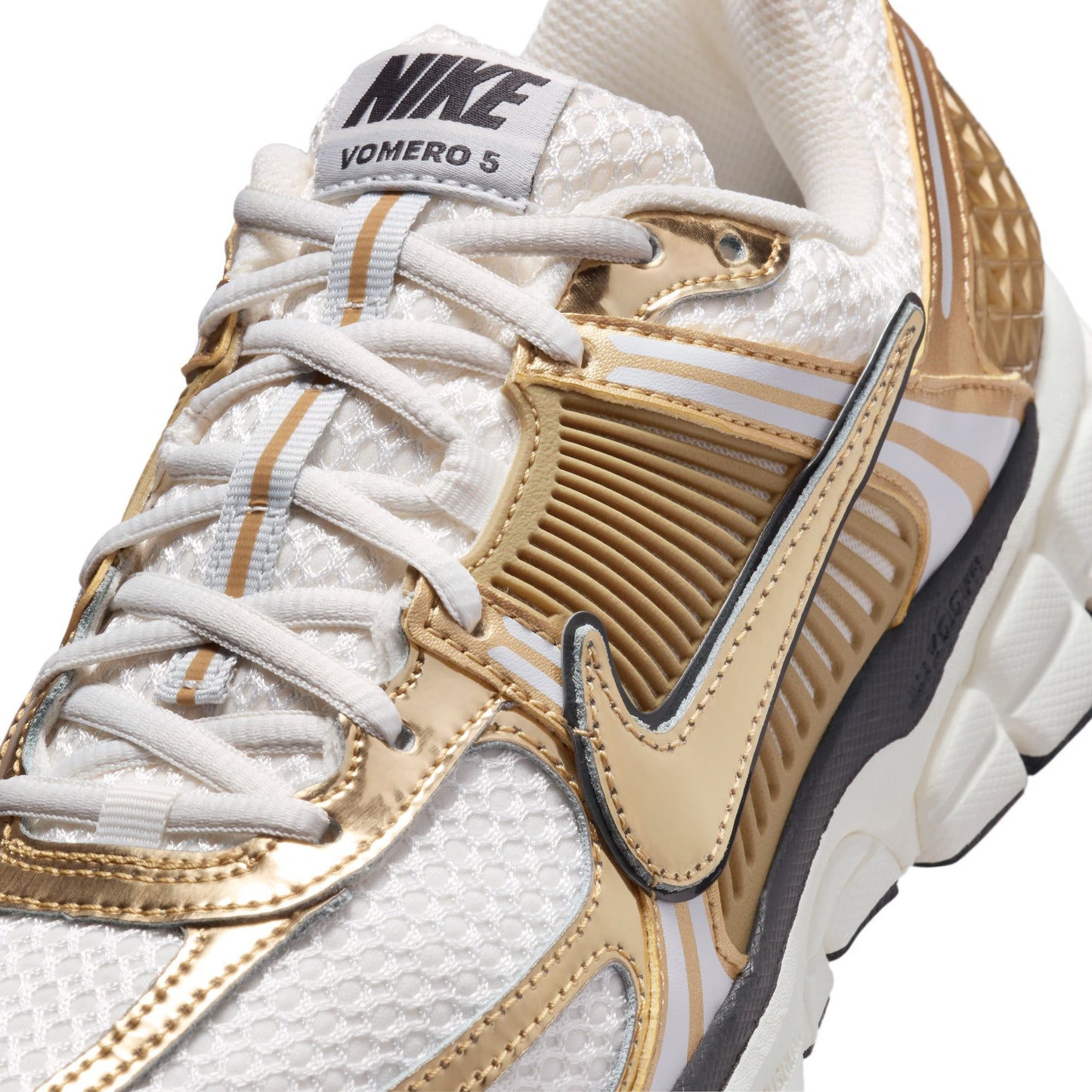 Nike Zoom Vomero 5 - White / Gold - Men Size
